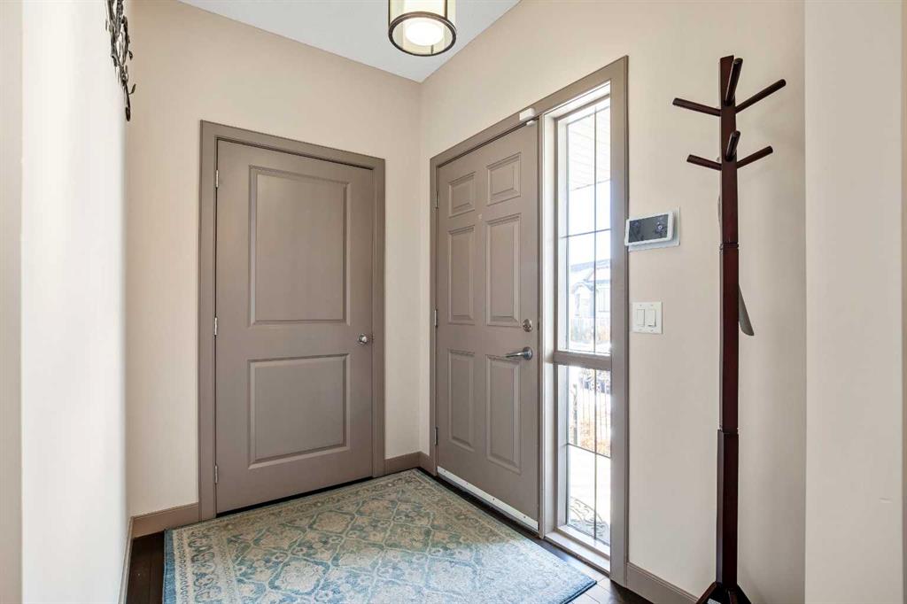 Picture for 77 Elgin Meadows Manor SE