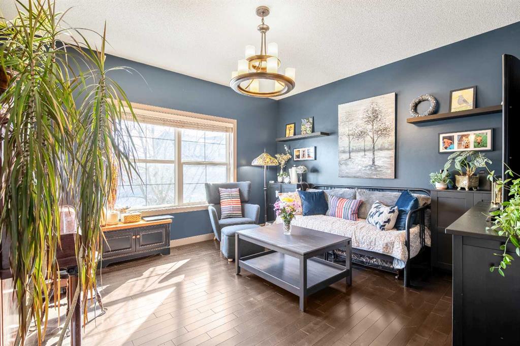 Picture for 77 Elgin Meadows Manor SE