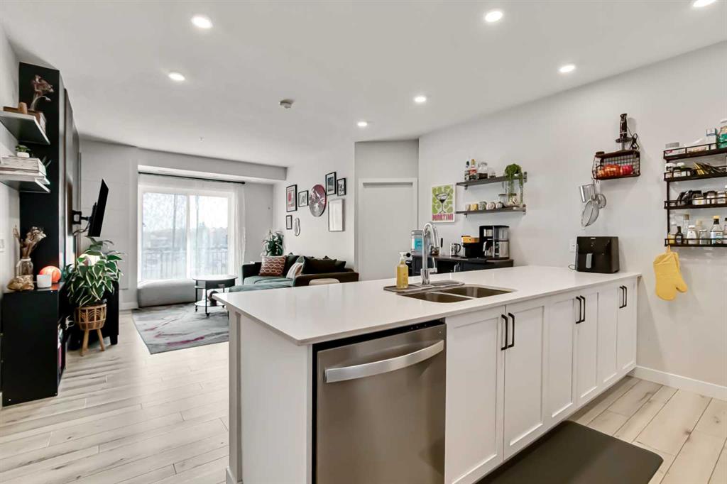 Picture for 208, 255 Les Jardins Park SE