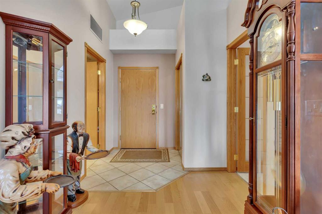 Picture for 303, 728 Country Hills Road NW