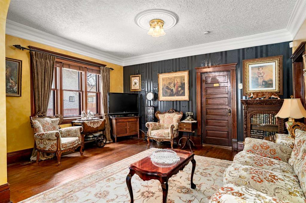 Picture for 81 Elma Street W