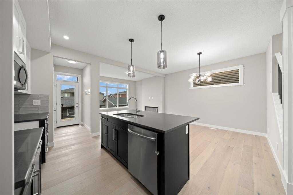 Picture for 131 Ambleridge Street NW