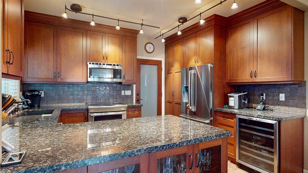 Picture for 604, 1997 Sirocco Drive SW