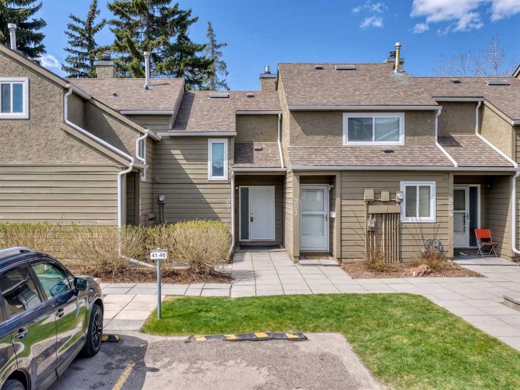 Picture for 202, 829 Coach Bluff Crescent SW