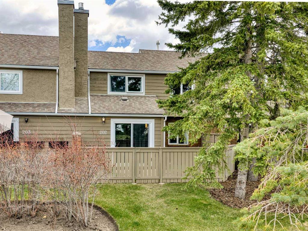 Picture for 202, 829 Coach Bluff Crescent SW