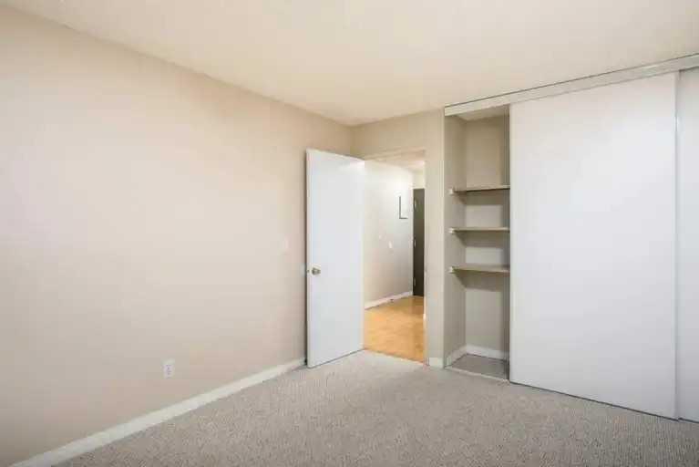 Picture for 405, 4820 47 Avenue 