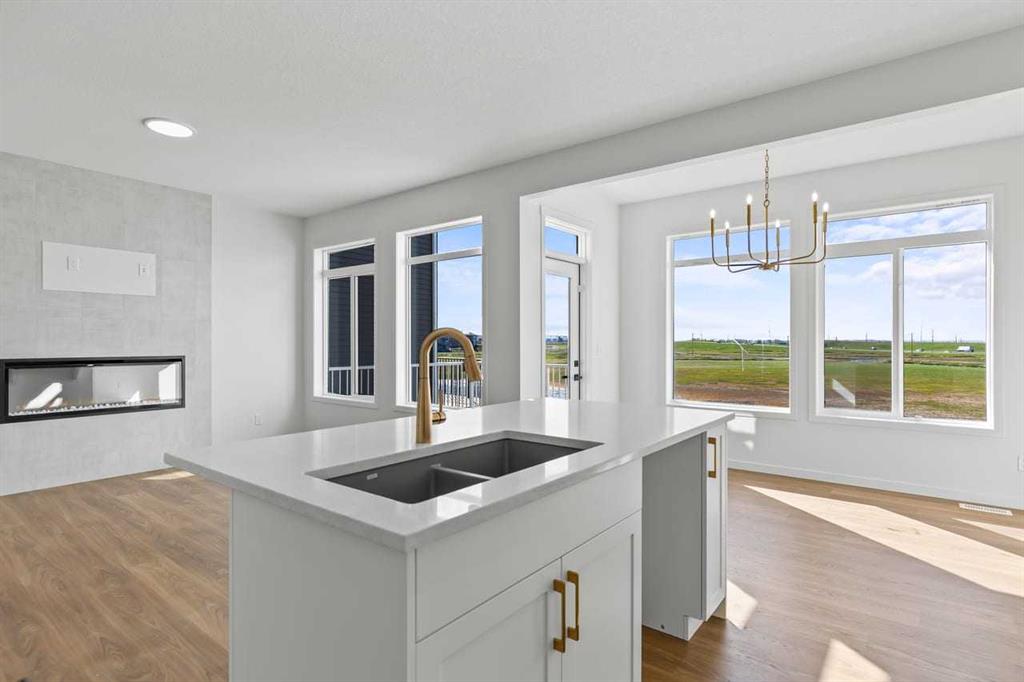 Picture for 131 Corner Glen Grove NE
