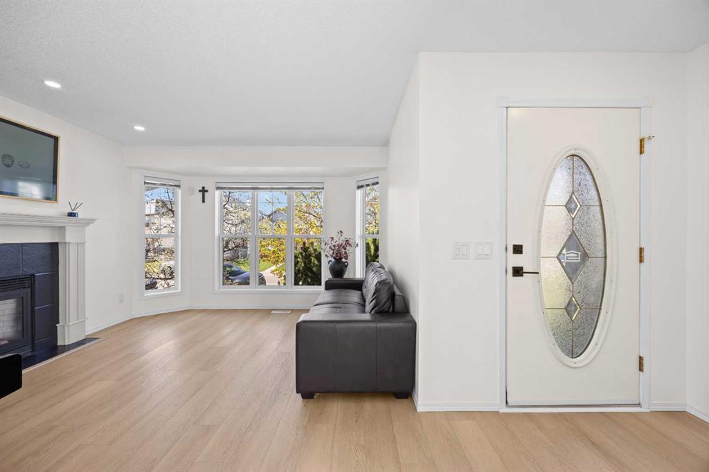 Picture for 176 Arbour Grove Close NW