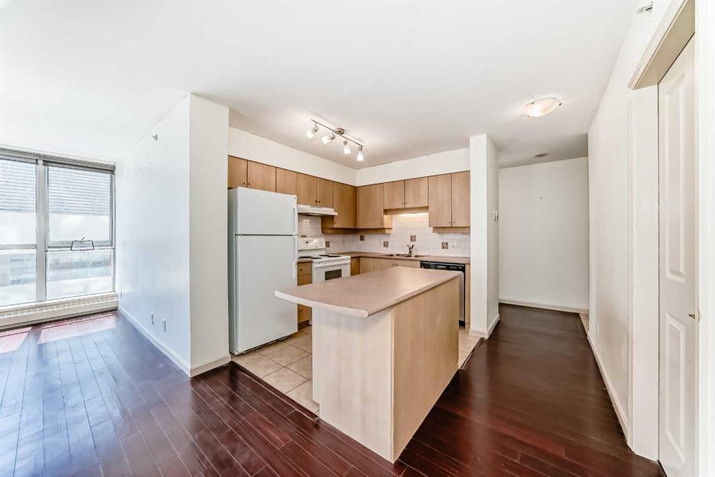 Picture for 807, 650 10 Street SW