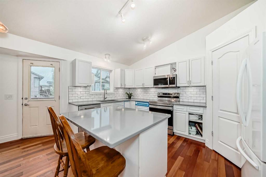 Picture for 76 Hillview Drive 