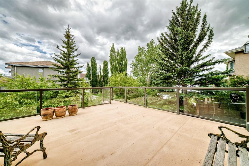 Picture for 448 Mckenzie Lake Bay SE
