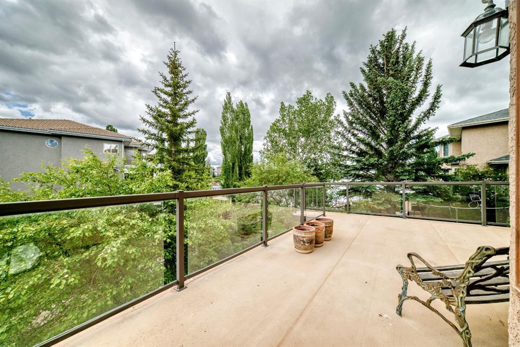 Picture for 448 Mckenzie Lake Bay SE