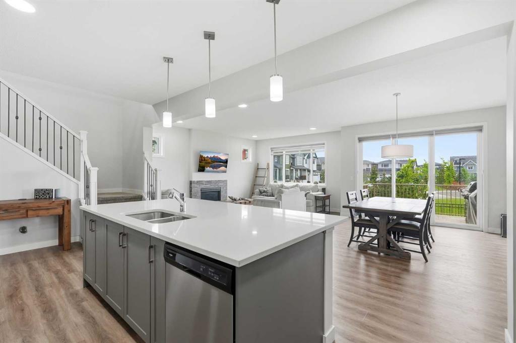 Picture for 15 Lawrence Green SE