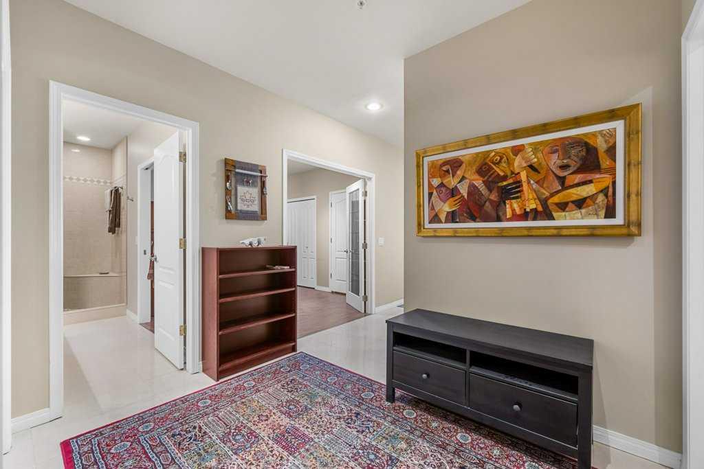 Picture for 402, 103 10 Avenue NW