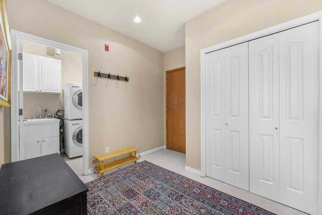 Picture for 402, 103 10 Avenue NW