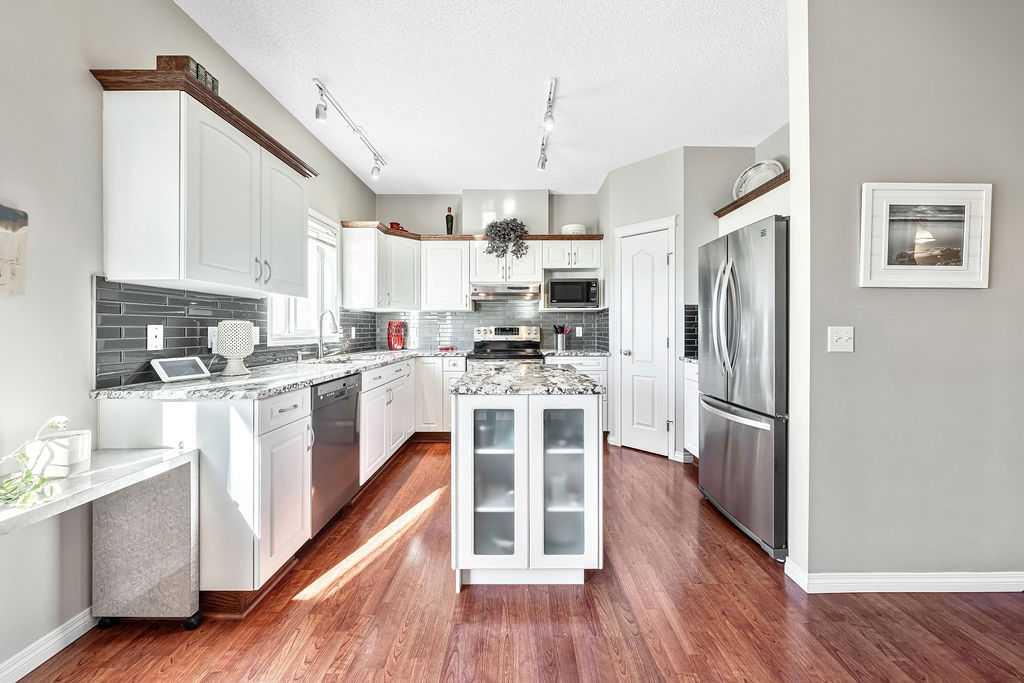 Picture for 143 Country Hills Gardens NW https://www.cirrealty.ca/reb/creb/48/A2265848_12.jpg