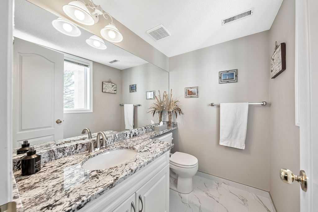 Picture for 143 Country Hills Gardens NW https://www.cirrealty.ca/reb/creb/48/A2265848_24.jpg