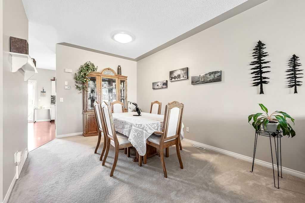 Picture for 143 Country Hills Gardens NW https://www.cirrealty.ca/reb/creb/48/A2265848_8.jpg