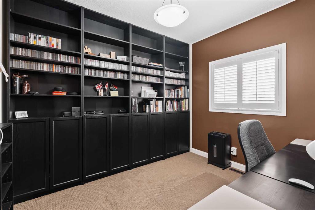 Picture for 42 Drake Landing Drive  https://www.cirrealty.ca/reb/creb/48/A2266448_20.jpg