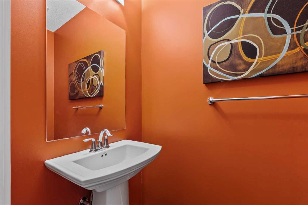 Picture for 42 Drake Landing Drive  https://www.cirrealty.ca/reb/creb/48/A2266448_21.jpg