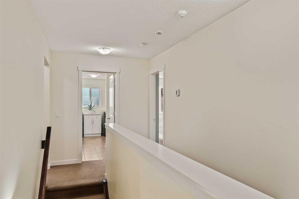 Picture for 42 Drake Landing Drive  https://www.cirrealty.ca/reb/creb/48/A2266448_22.jpg
