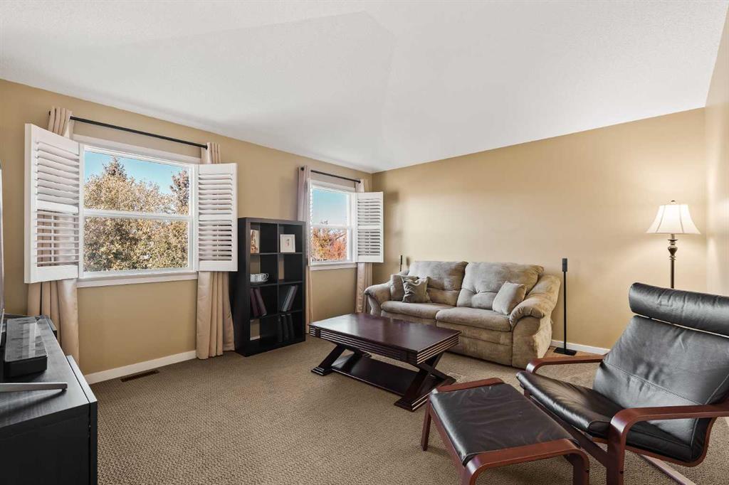 Picture for 42 Drake Landing Drive  https://www.cirrealty.ca/reb/creb/48/A2266448_23.jpg