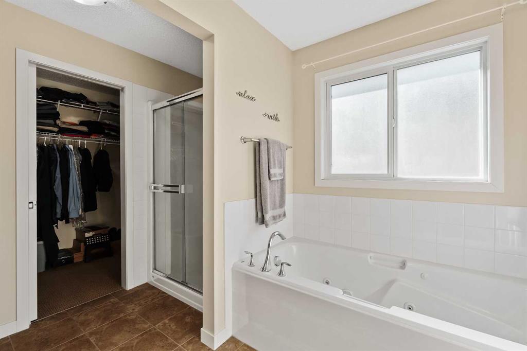 Picture for 42 Drake Landing Drive  https://www.cirrealty.ca/reb/creb/48/A2266448_27.jpg