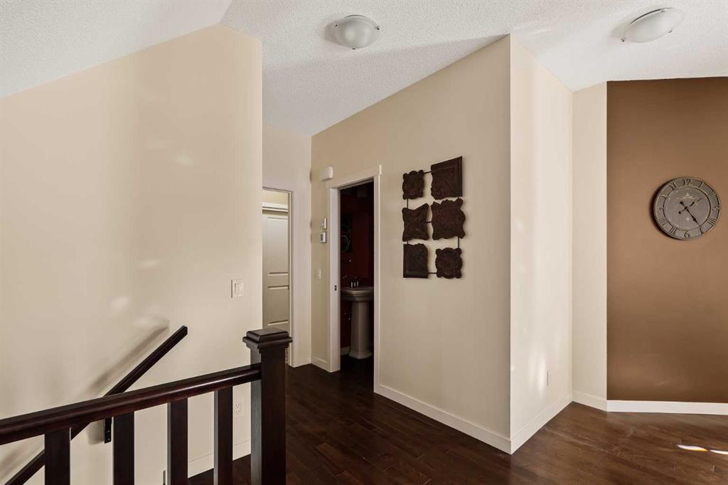 Picture for 42 Drake Landing Drive  https://www.cirrealty.ca/reb/creb/48/A2266448_33.jpg