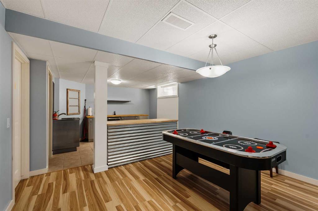 Picture for 42 Drake Landing Drive  https://www.cirrealty.ca/reb/creb/48/A2266448_35.jpg