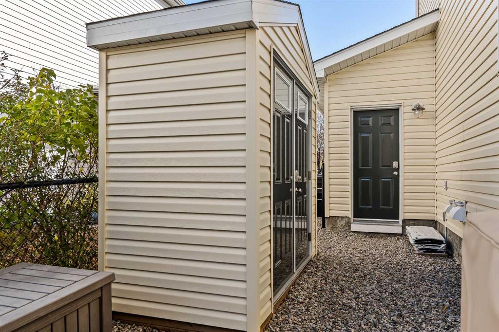 Picture for 42 Drake Landing Drive  https://www.cirrealty.ca/reb/creb/48/A2266448_41.jpg
