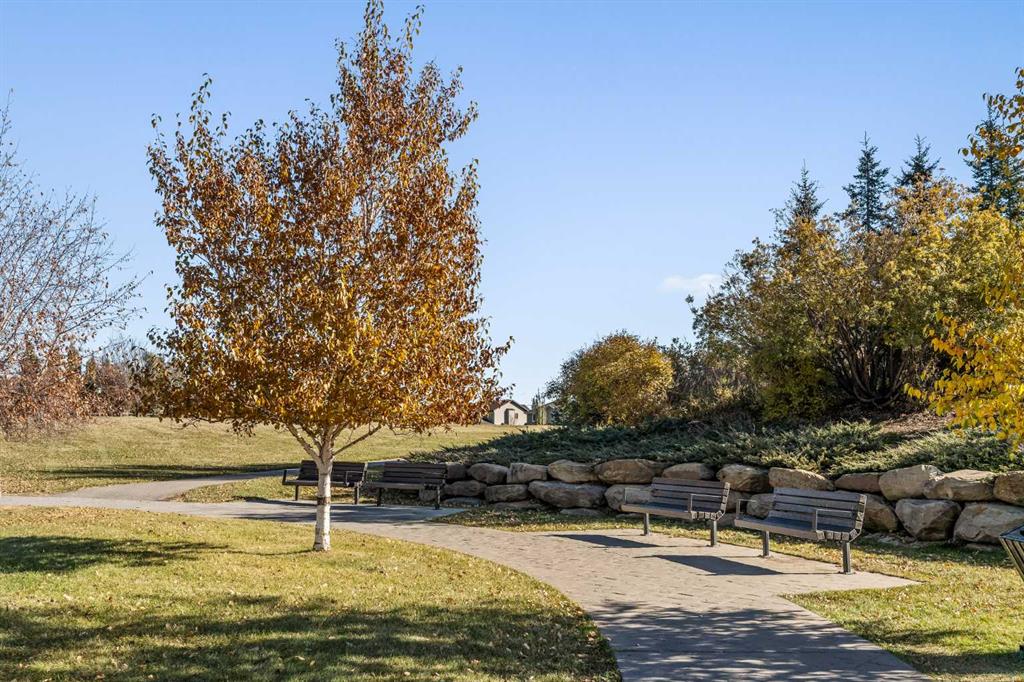 Picture for 42 Drake Landing Drive  https://www.cirrealty.ca/reb/creb/48/A2266448_47.jpg