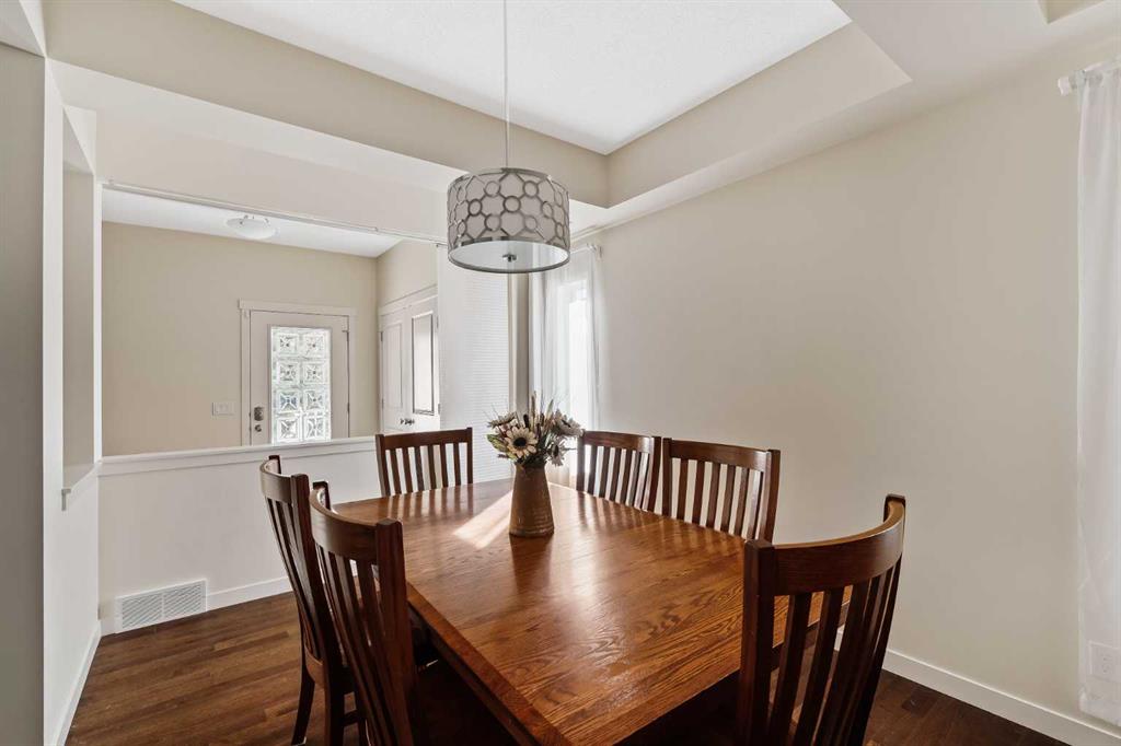 Picture for 42 Drake Landing Drive  https://www.cirrealty.ca/reb/creb/48/A2266448_8.jpg