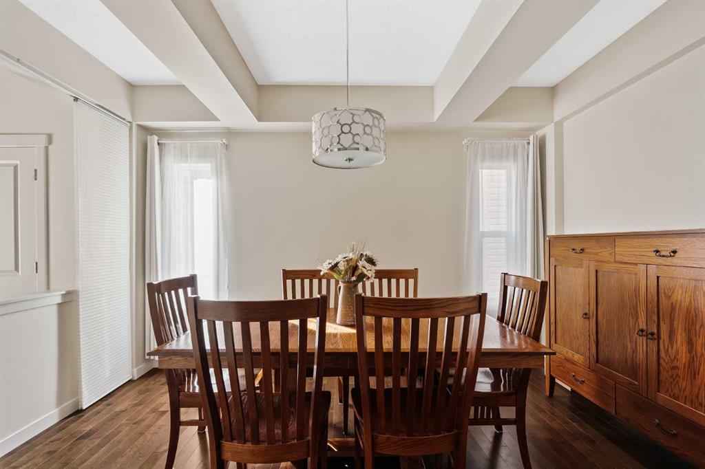 Picture for 42 Drake Landing Drive  https://www.cirrealty.ca/reb/creb/48/A2266448_9.jpg