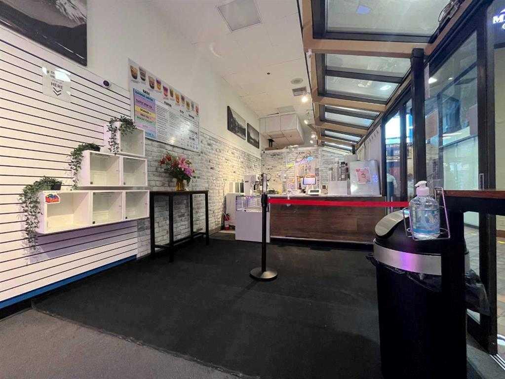 Picture for 211 Banff Avenue  https://www.cirrealty.ca/reb/creb/48/A2266948_5.jpg