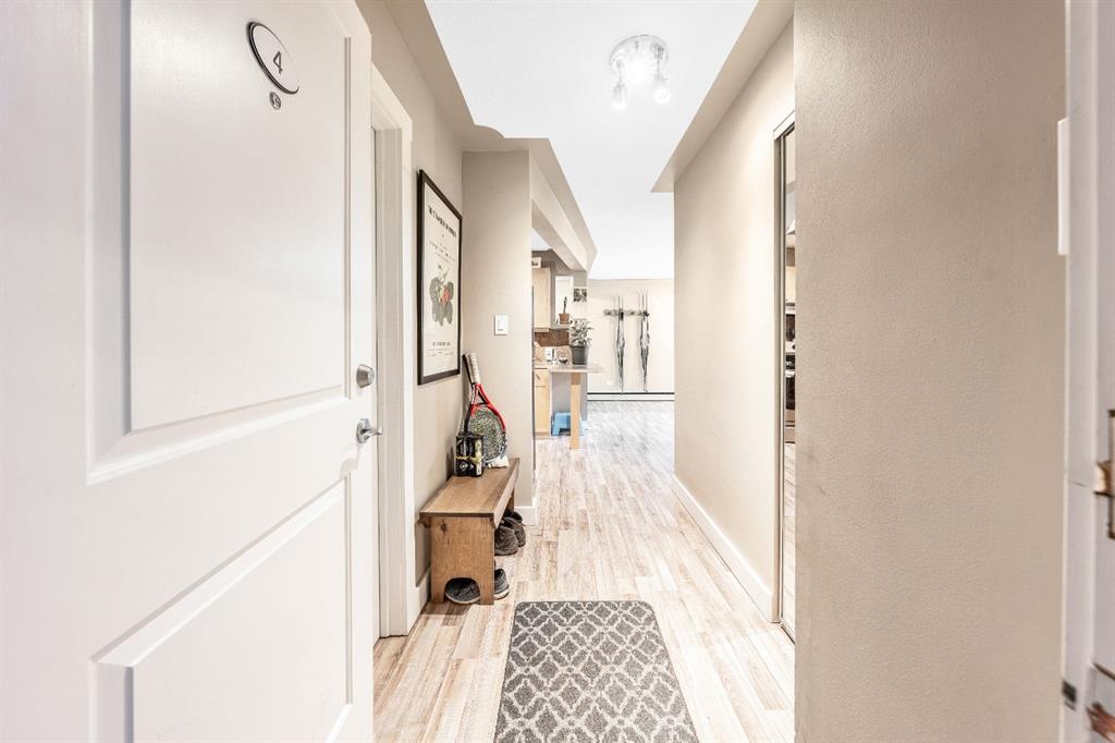 Picture for 4, 310 22 Avenue SW