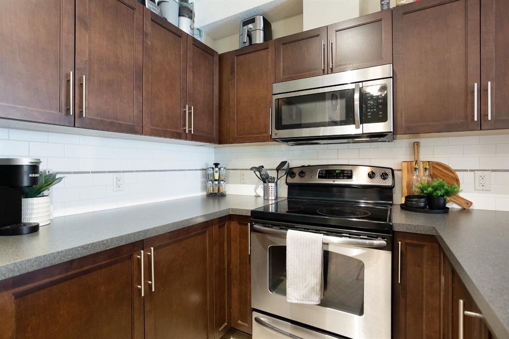 Picture for 2203, 604 East Lake Boulevard NE