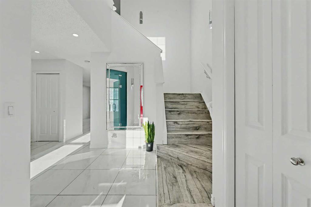 Picture for 31 Skyview Springs Crescent NE