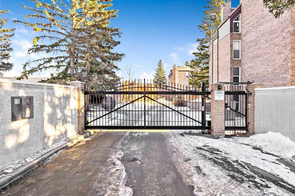 Picture for 2103, 202 Brae Glen Close SW