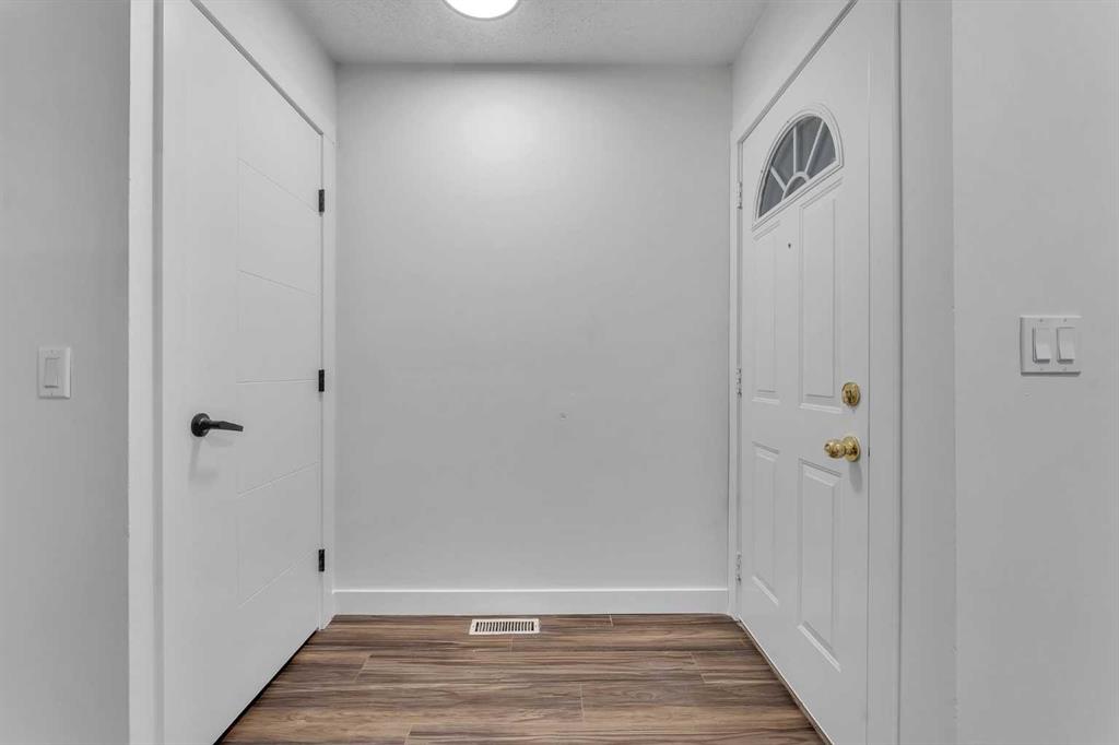 Picture for 429 Georgian Villas NE