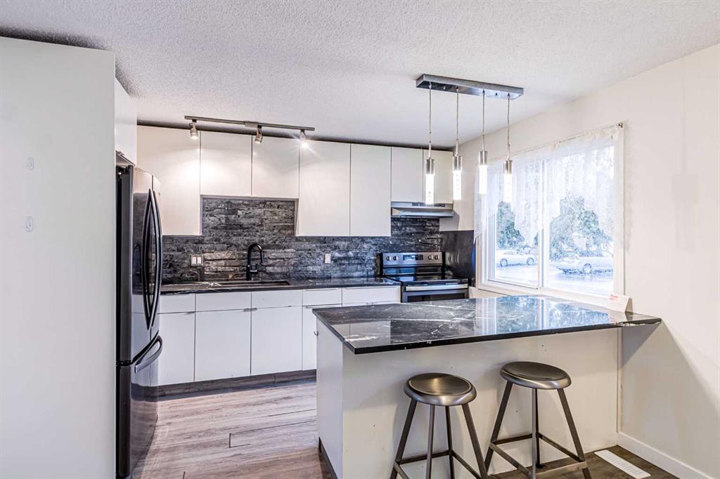 Picture for 212 Georgian Villas NE