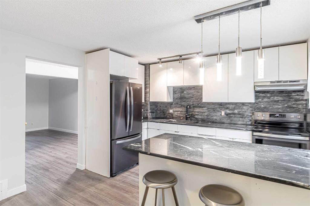 Picture for 212 Georgian Villas NE