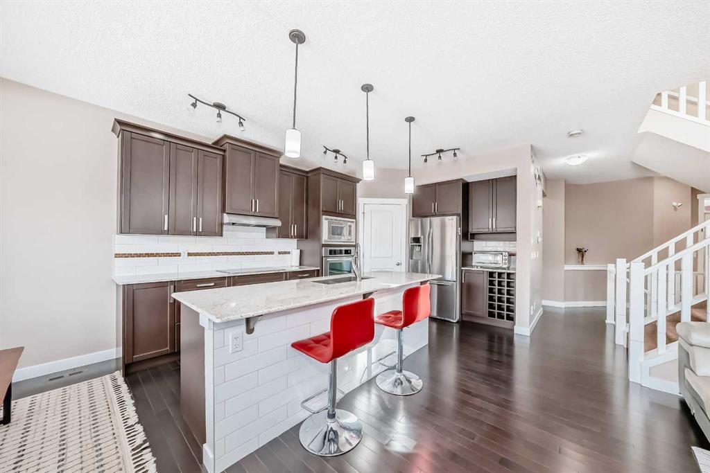 Picture for 11 Cougar Ridge Place SW