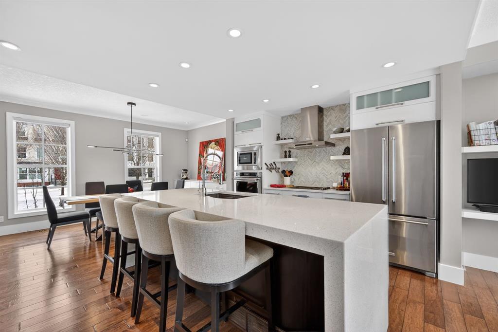 Picture for 119 Victoria Cross Boulevard SW