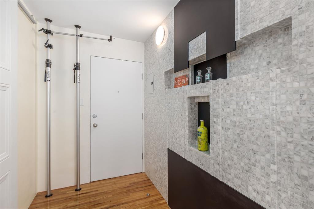 Picture for 306, 112 23 Avenue SW