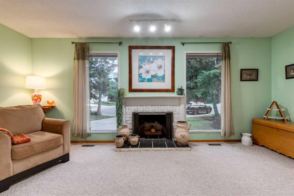 Picture for 220 Oakridge Place SW