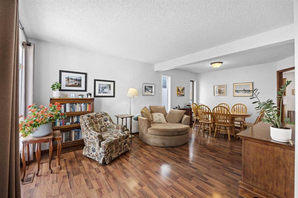 Picture for 292 Douglas Ridge Close SE