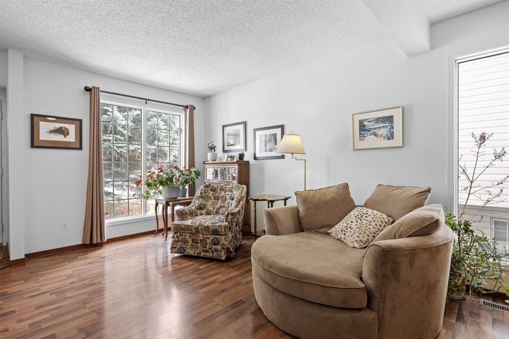 Picture for 292 Douglas Ridge Close SE