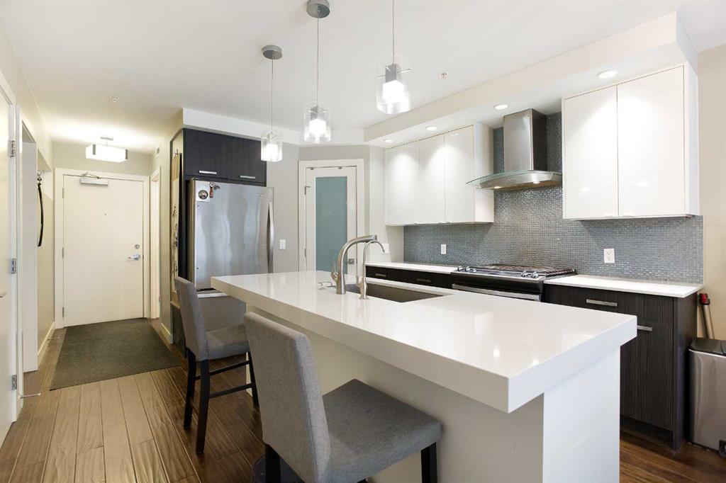 Picture for 202, 1029 15 Avenue SW