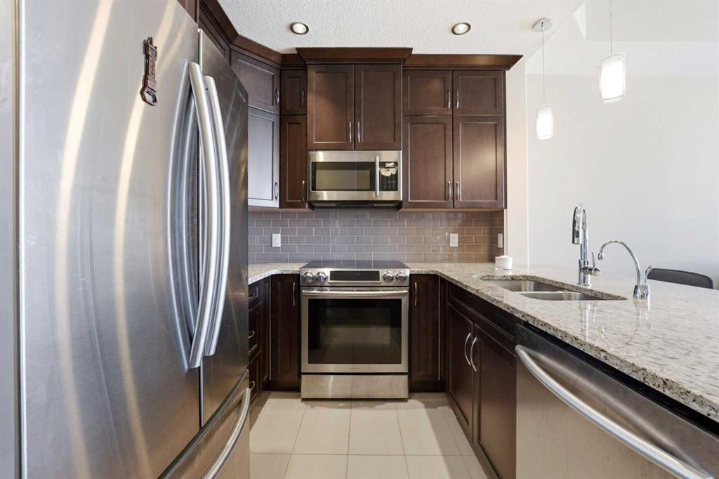 Picture for 705, 24 Varsity Estates Circle NW