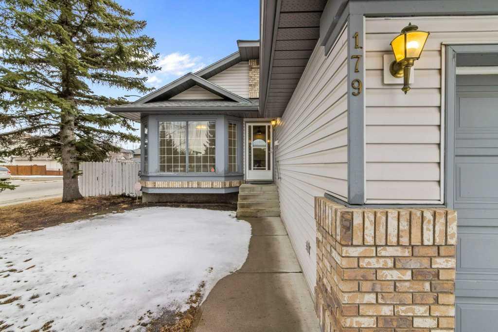 Picture for 179 Sunlake Way SE